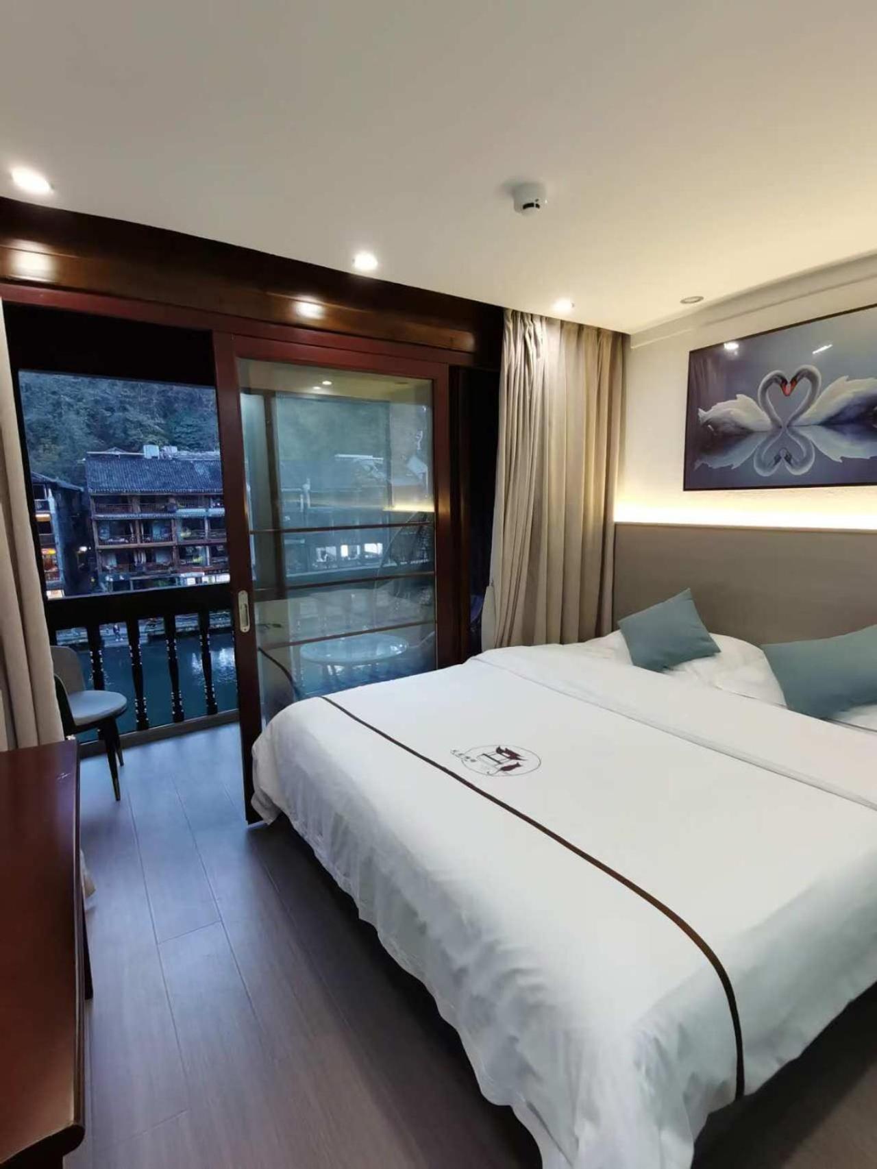 Fenghuang Ancient Town Lazy Cat Riverside Inn Eksteriør bilde